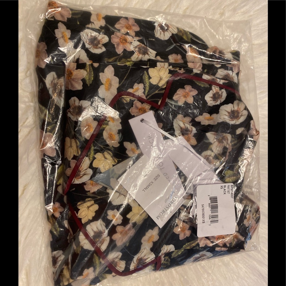 NWT Bed to Brunch 2-Piece Pajama Set - Picture 4 of 4